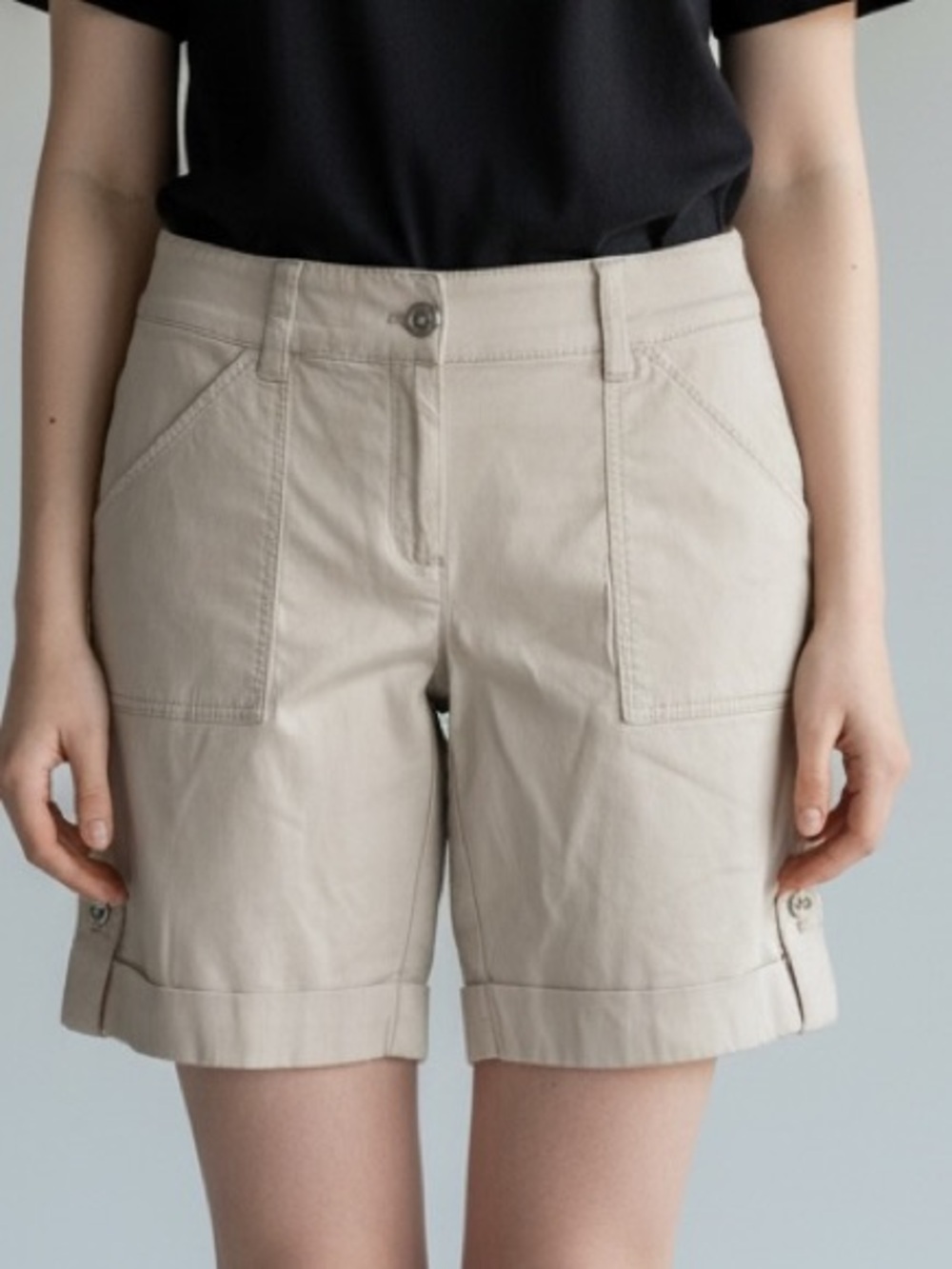 White House Black Market Beige Utility Bermuda cuffed hems Shorts sz 4